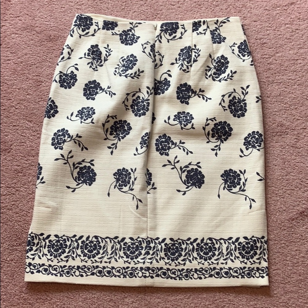 Loft skirt - Picture 2 of 3